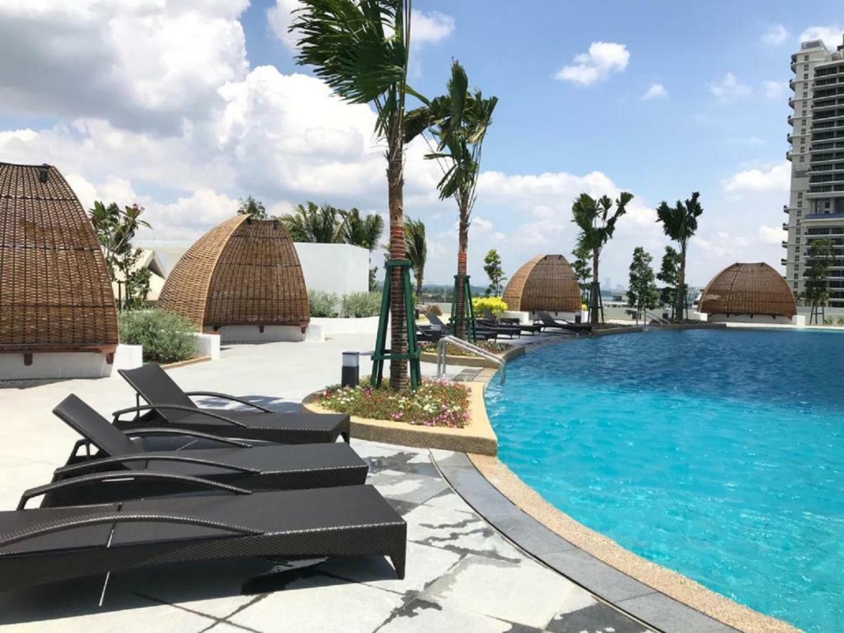 Almas Puteri Harbour Apartment นุสาจายา ภายนอก รูปภาพ