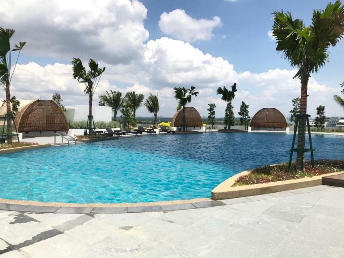 Almas Puteri Harbour Apartment นุสาจายา ภายนอก รูปภาพ